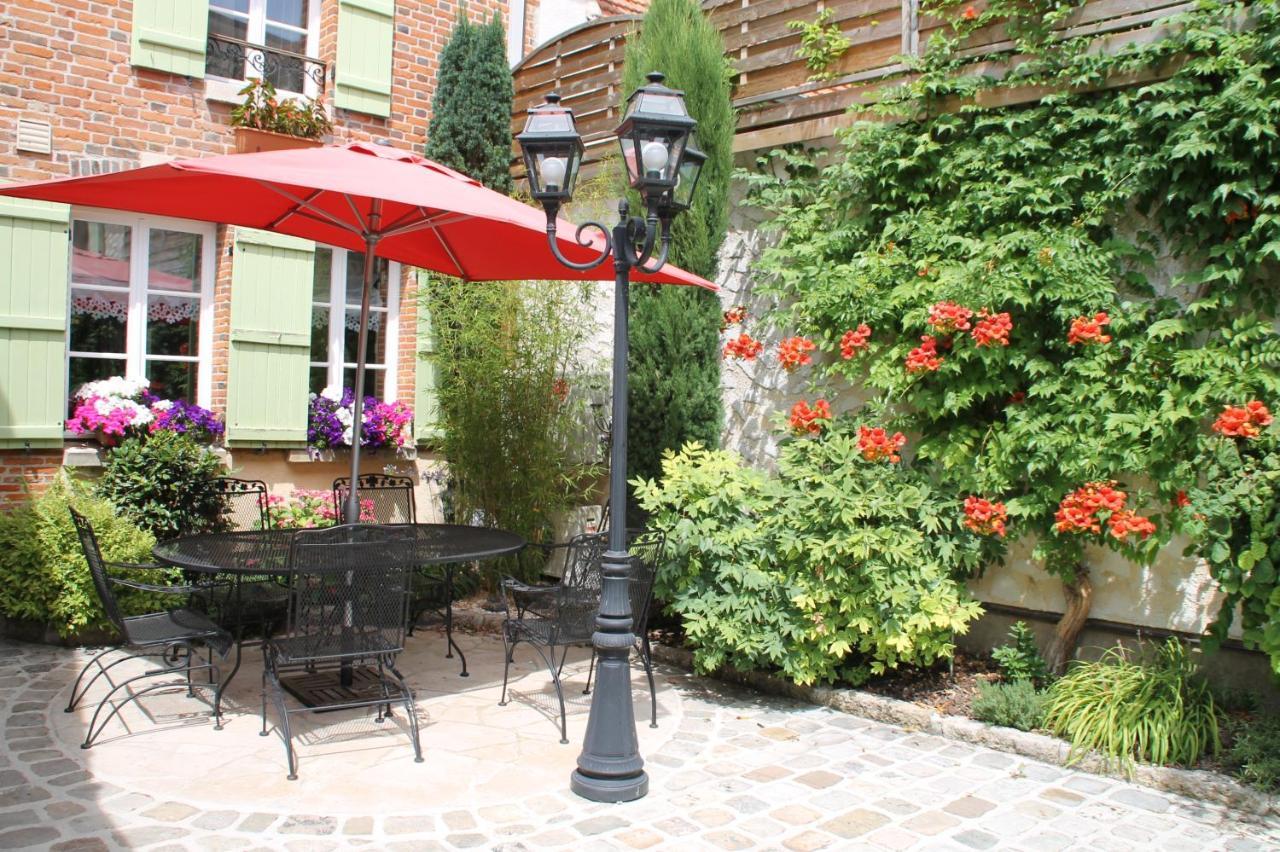 Chambres D'Hotes : La Cour D'Etrepy Le Mesnil-sur-Oger Exterior photo